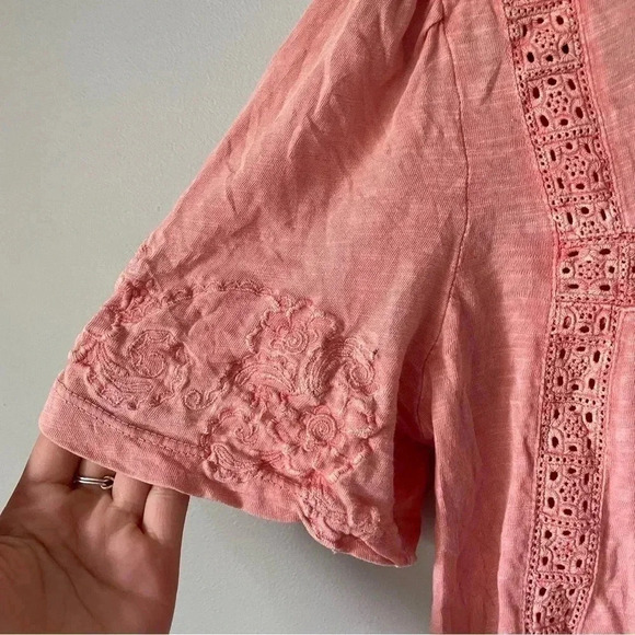 Lucky Brand | Distressed Puff Sleeve Embroidered Top - Picture 7 of 12